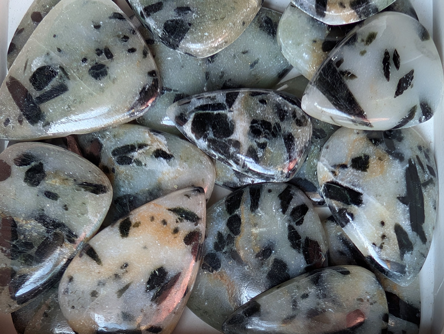 Green Tourmaline in quartz ( lower grade) Tear drops.
