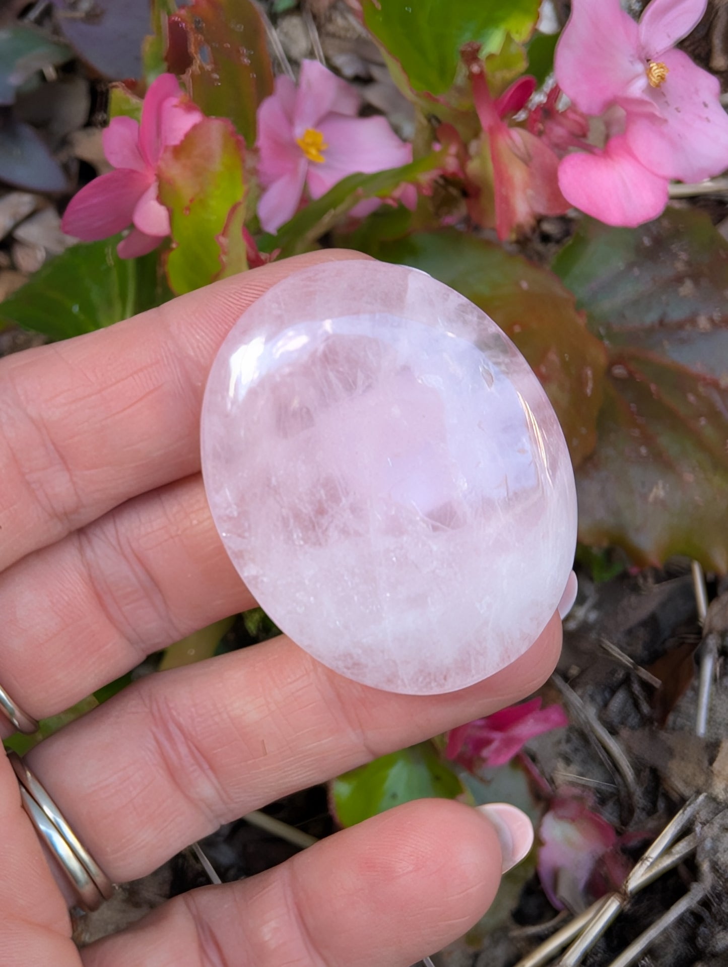 Rose quartz cabochon. Oval . Pink 43mm x 34mm
