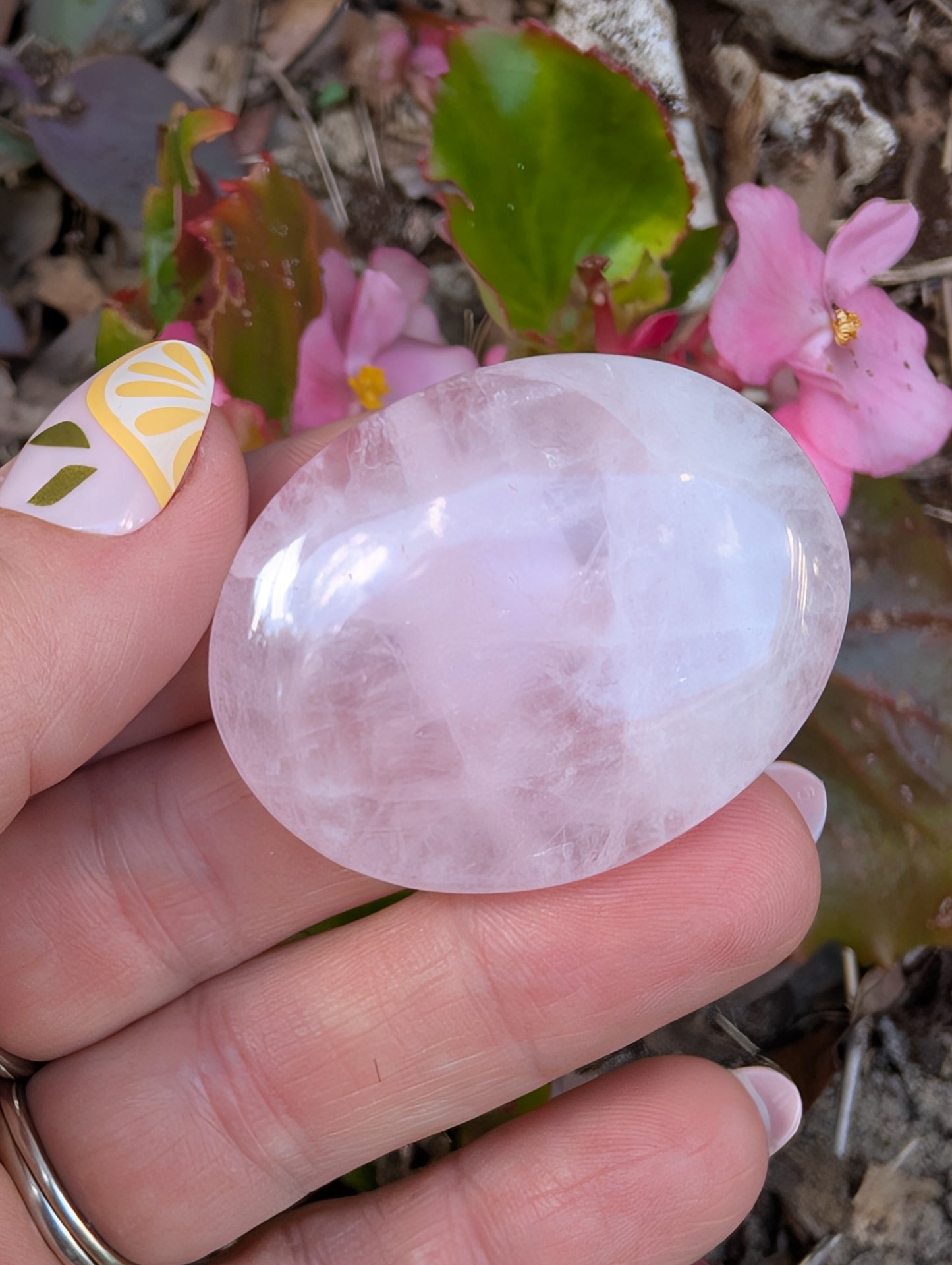 Rose quartz cabochon. Oval . Pink 43mm x 34mm