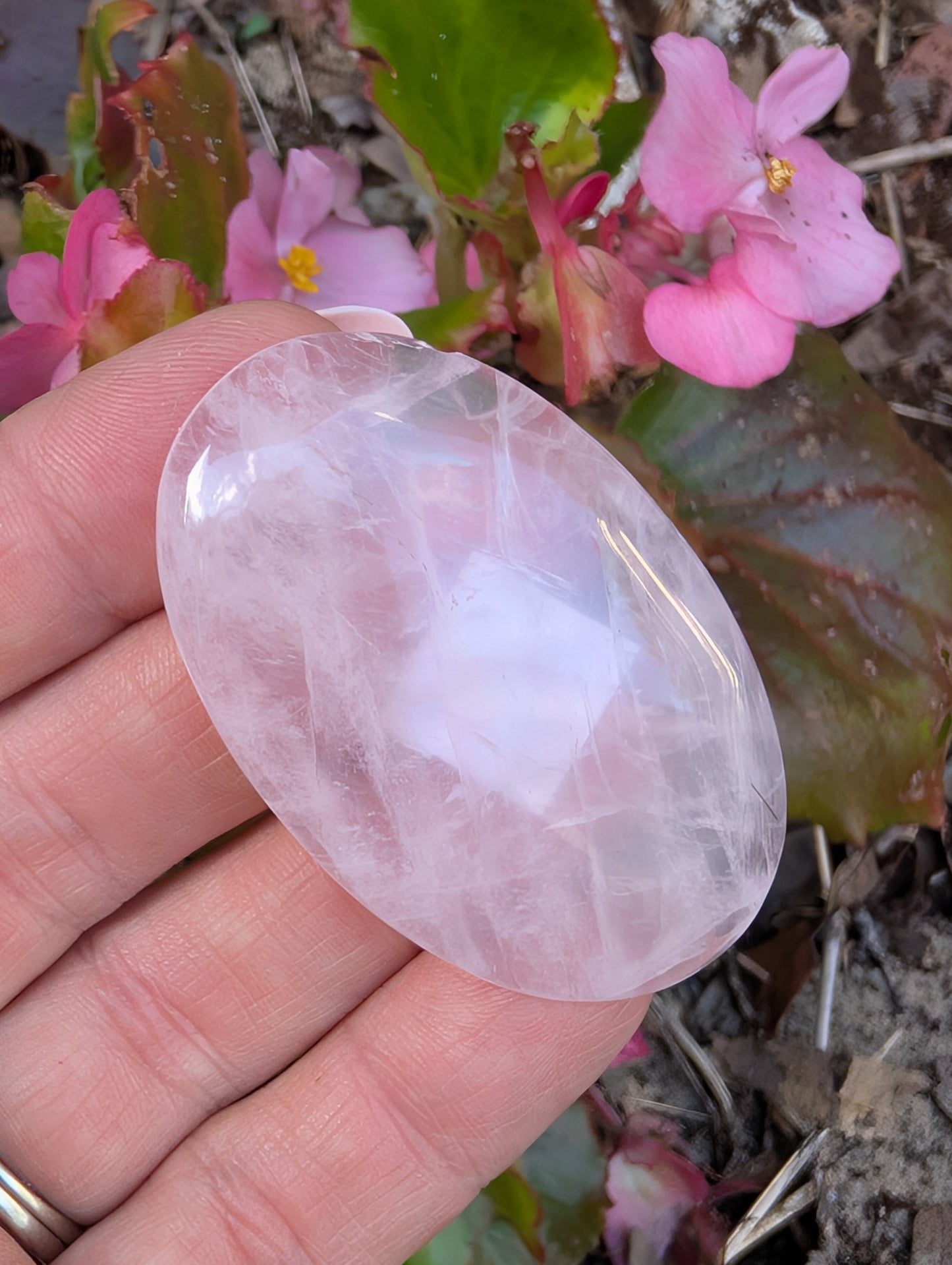 Rose quartz cabochon. Oval . Pink 50.5mm x 32mm